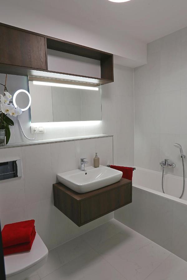 ברטיסלאבה Modern Apartment Near The City Centre Urban מראה חיצוני תמונה